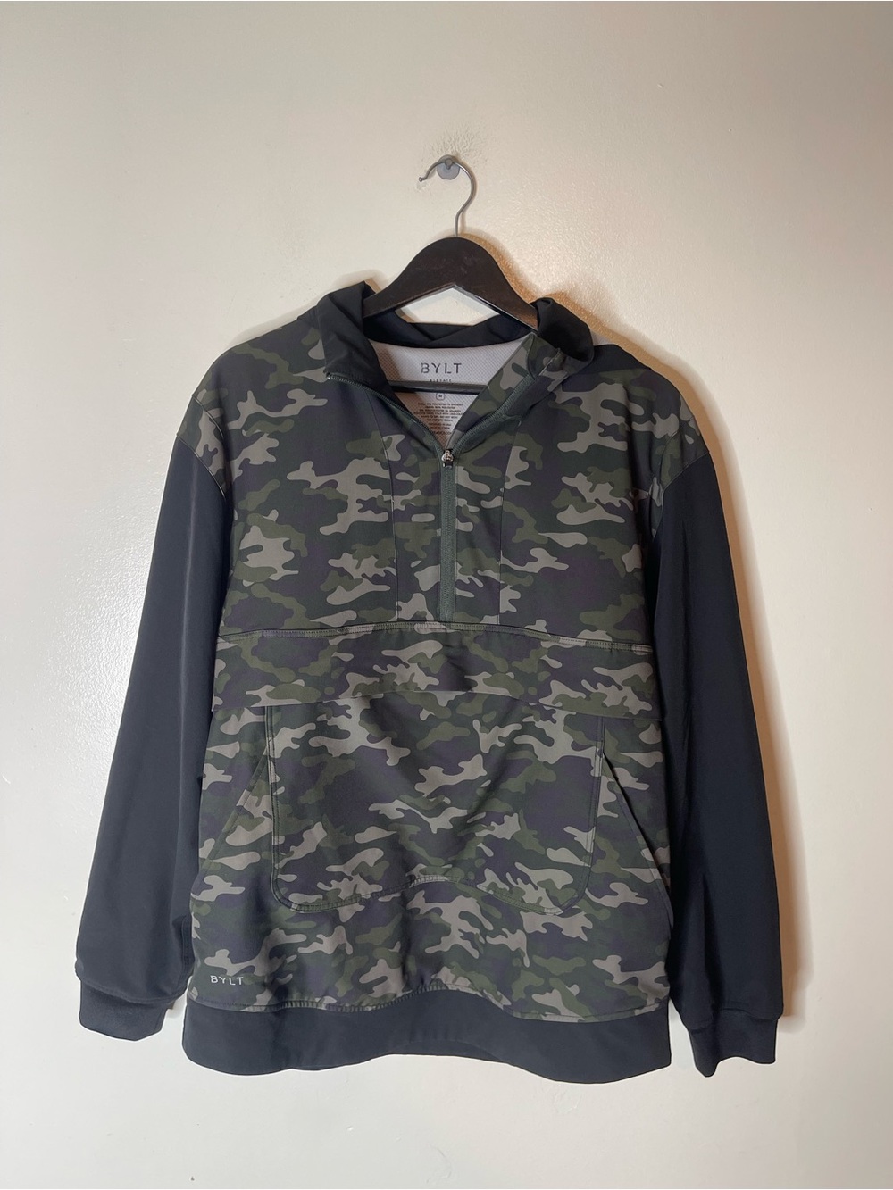 Bylt Elevate Drop it Windbreaker Jacket Pullover Camo Mens Size Medium